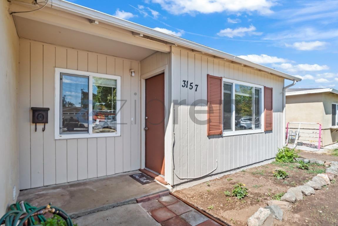 3157 Ensalmo Ave - Photo 4 of 26