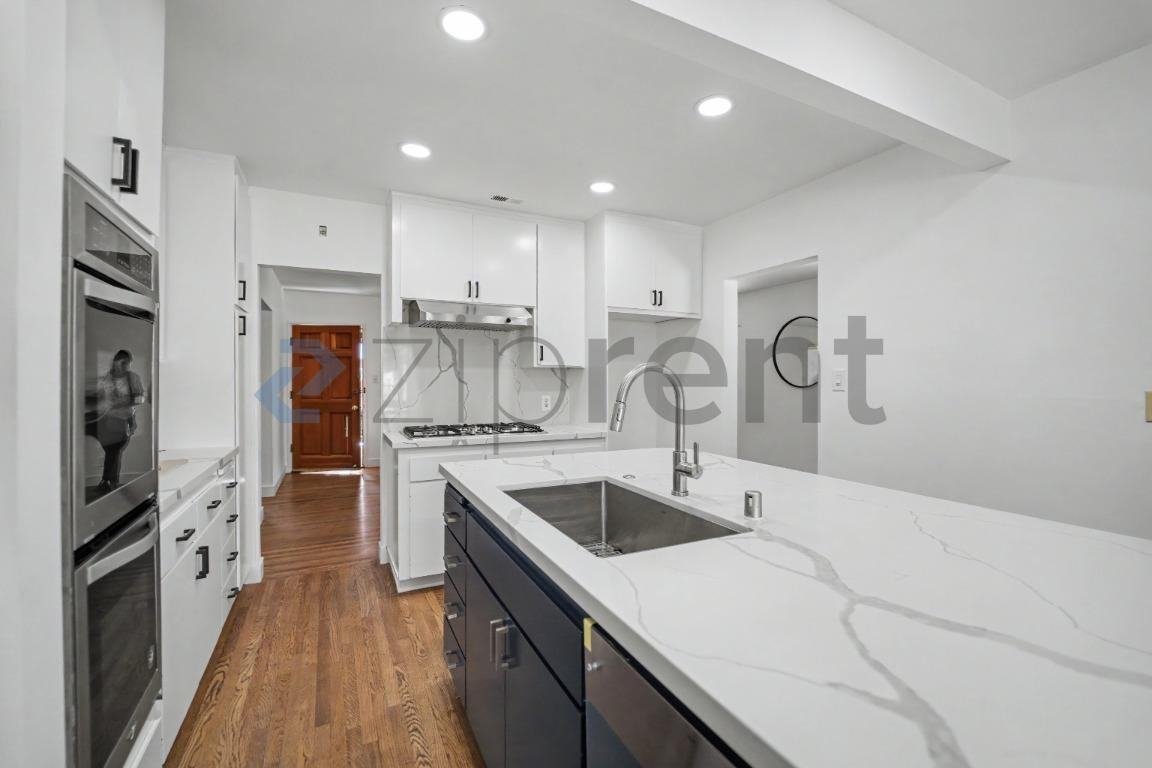 1304 Firmona Ave - Photo 7 of 22