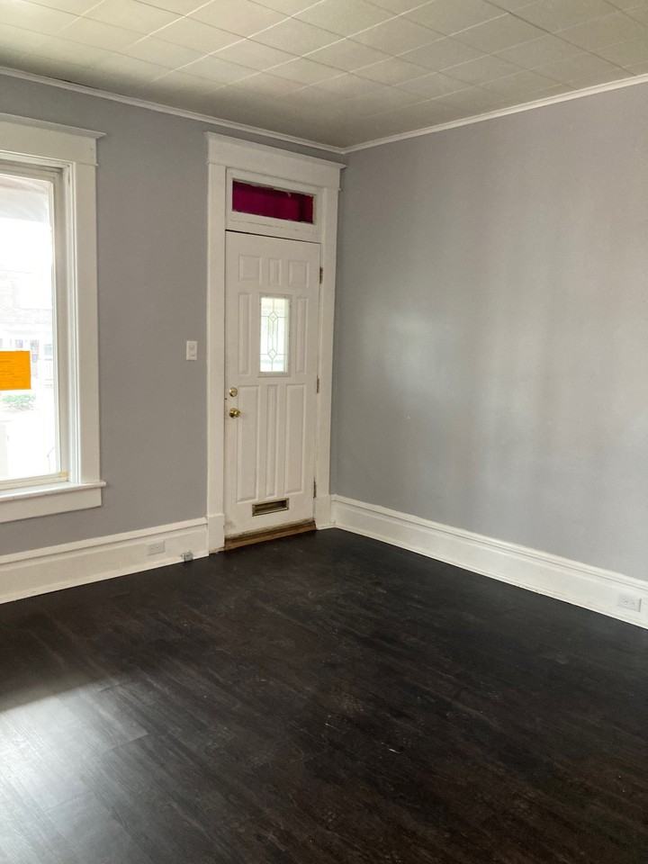 2526 Derry St #1 - Photo 3 of 36