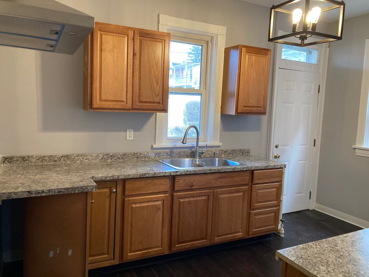 2526 Derry St #1 - Photo 5 of 36