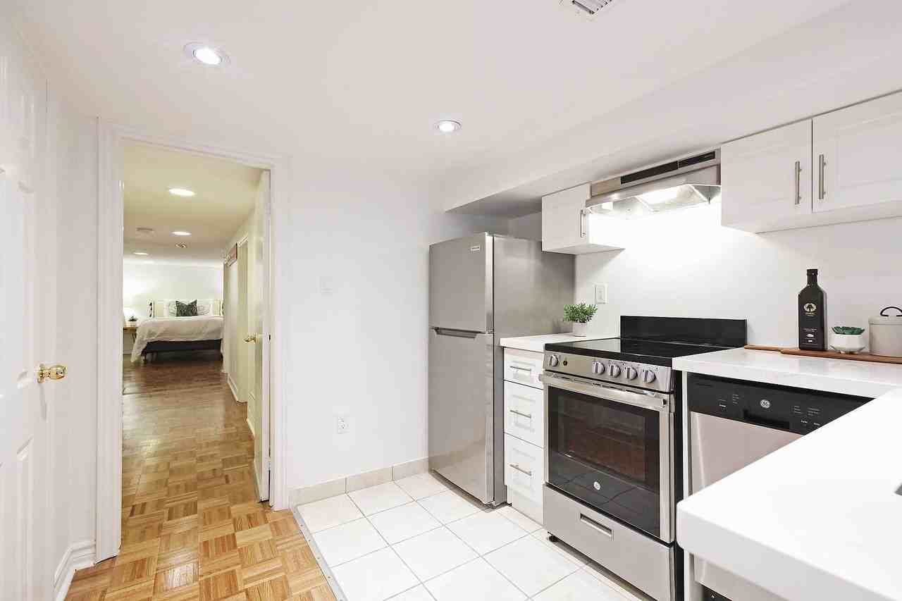 116 Aldwych Ave - Basement Suite - Photo 4 of 11