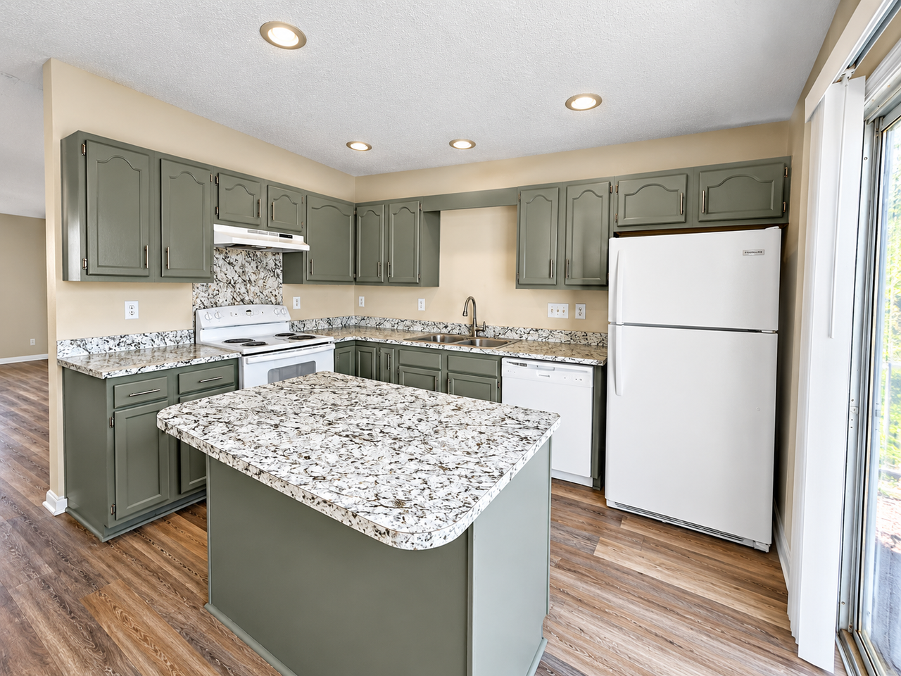 3103 Brockhampton Ct #1 - Photo 2 of 30
