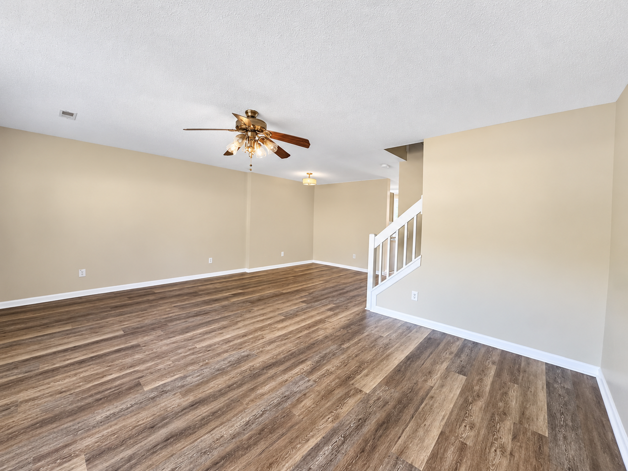 3103 Brockhampton Ct #1 - Photo 4 of 30