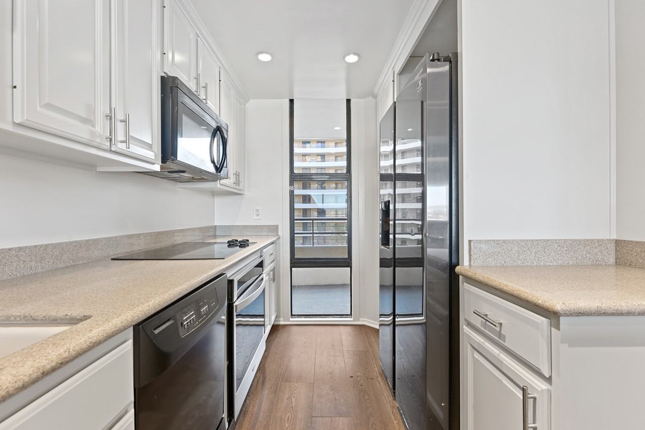 4316 Marina City Dr #531 - Photo 5 of 27