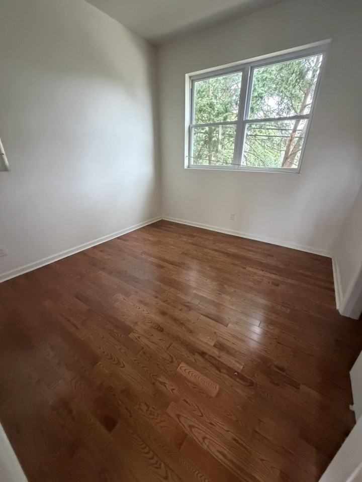 460 Shadeland Ave - Photo 5 of 6
