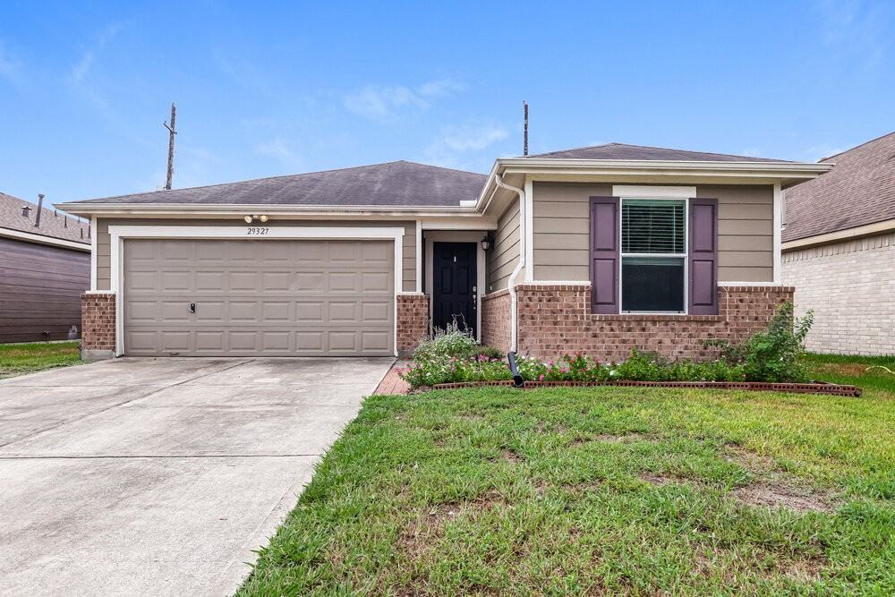29327 Legends Green Dr