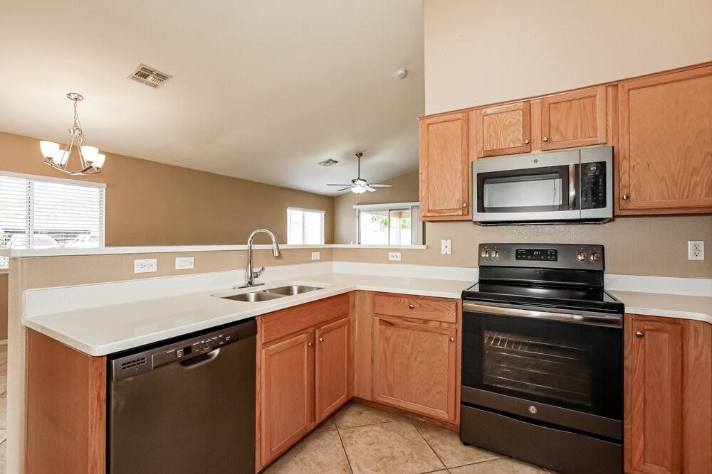803 S Chatsworth - Photo 7 of 16