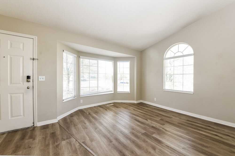 5433 W Branbury Ct - Photo 5 of 18