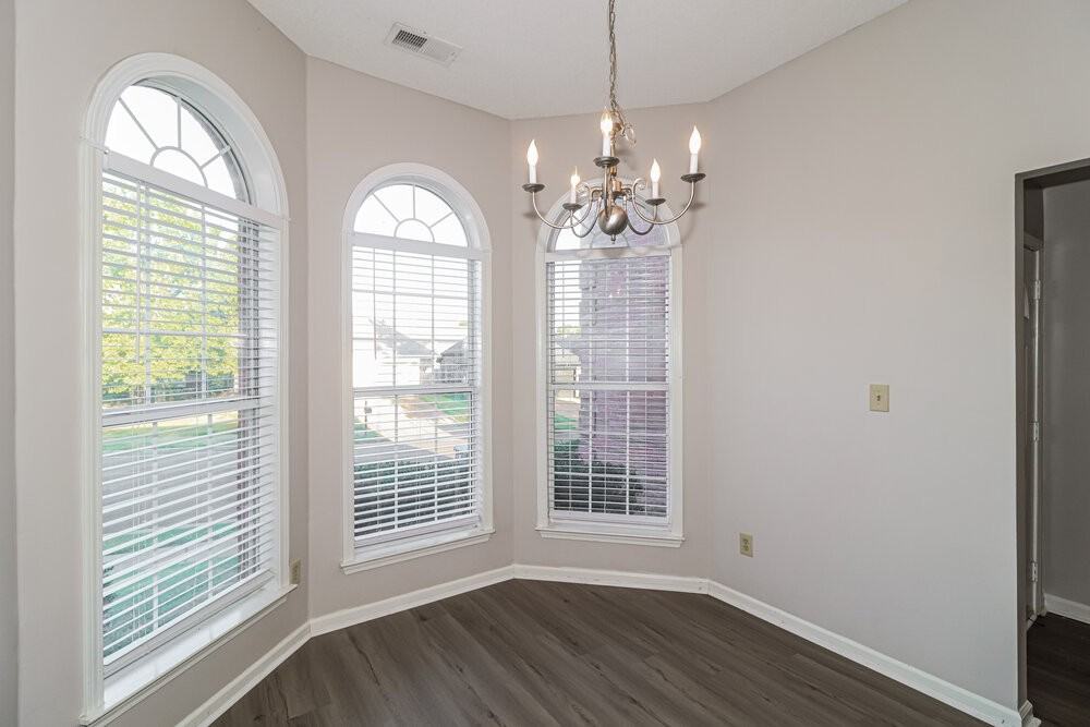 1513 Pemberton Ln - Photo 7 of 17