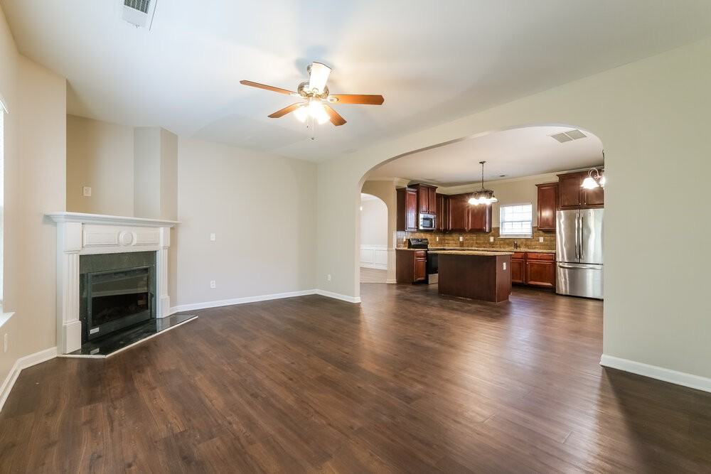 121 Tyre Dr - Photo 5 of 17