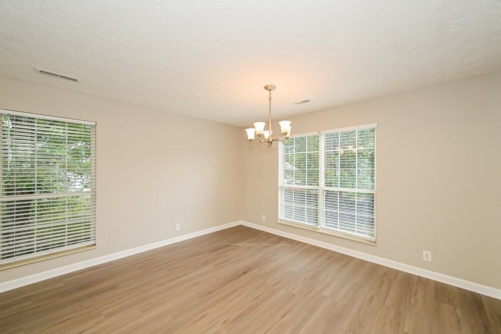 3505 Glenfalls Dr - Photo 6 of 17