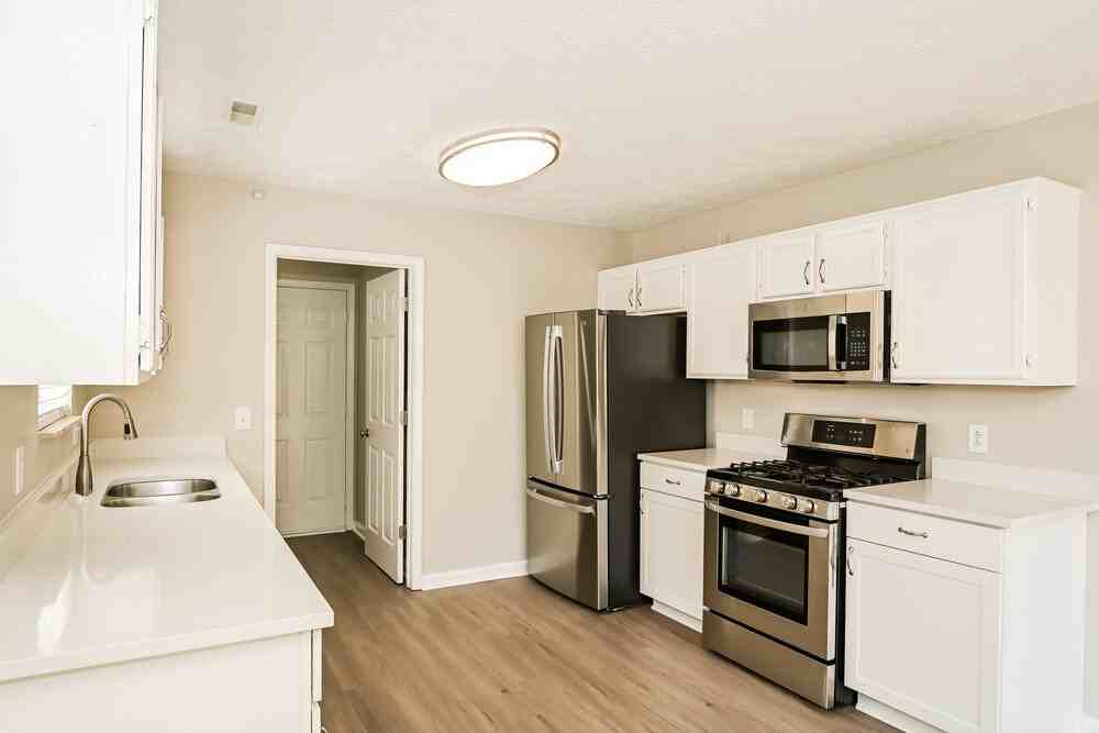 3505 Glenfalls Dr - Photo 7 of 17