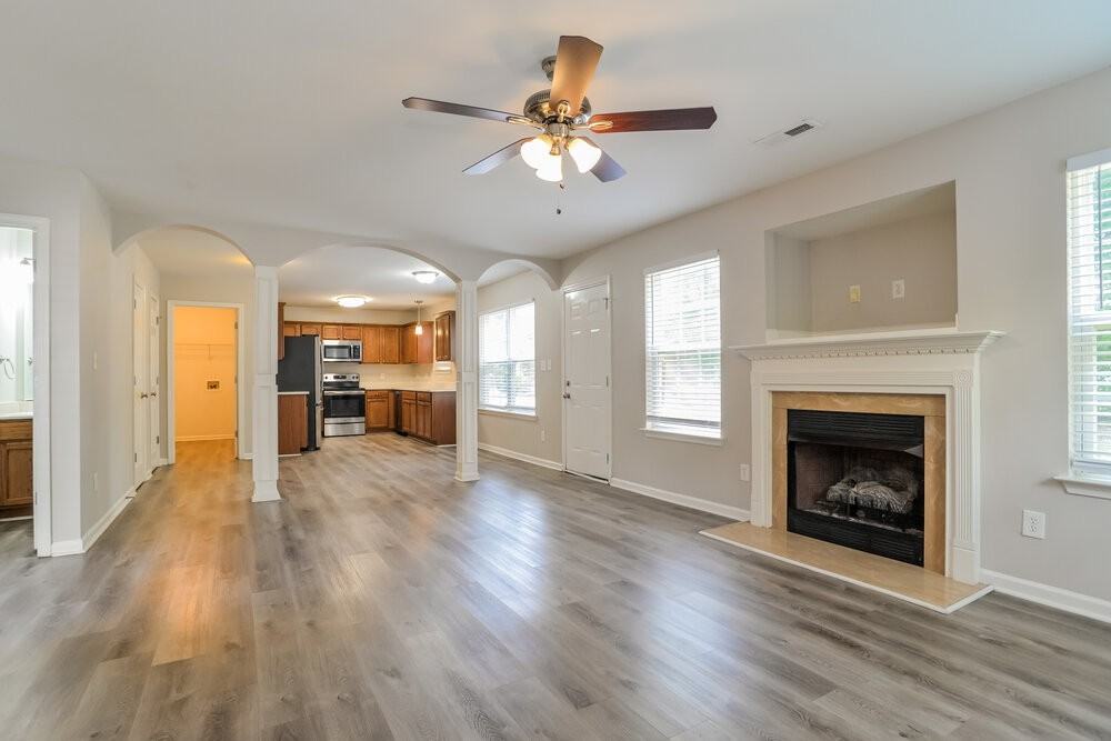1119 Homestead Glen Blvd - Photo 4 of 17