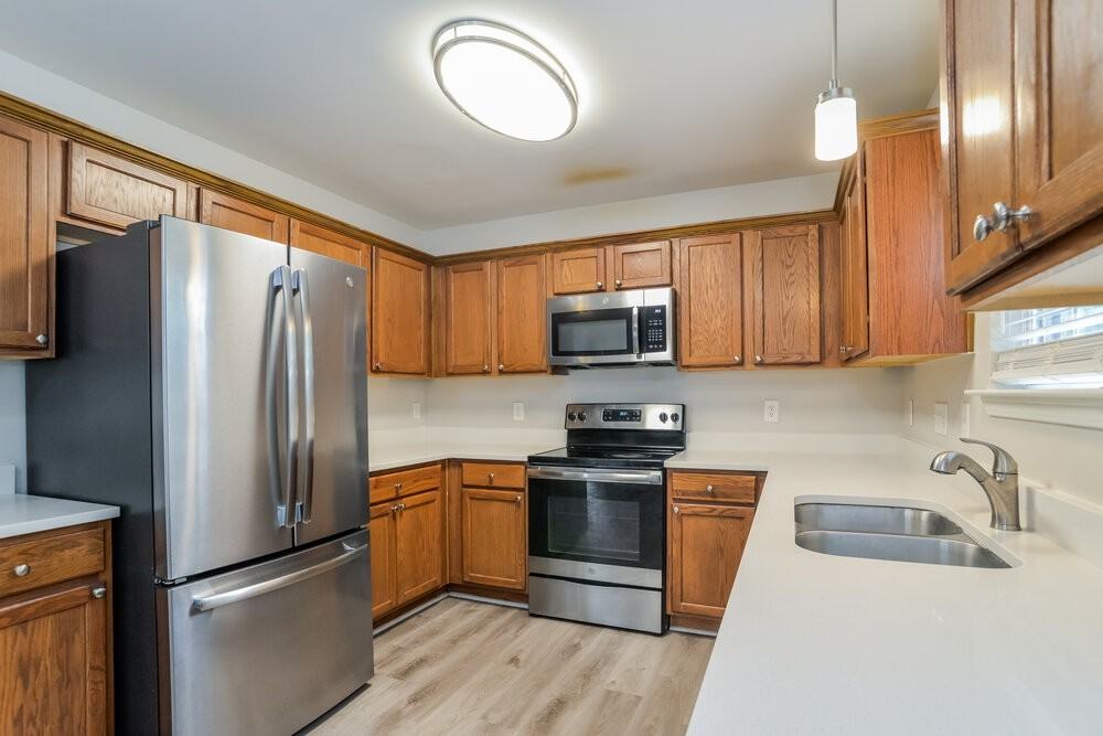 1119 Homestead Glen Blvd - Photo 7 of 17