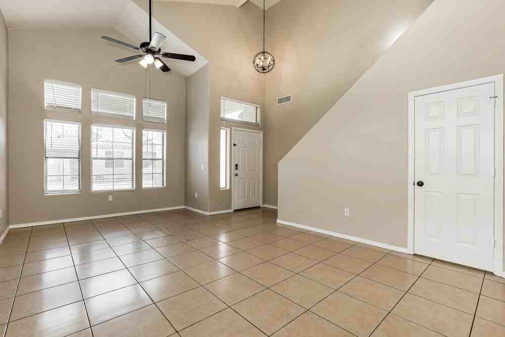 8930 E Capri Ave - Photo 4 of 17