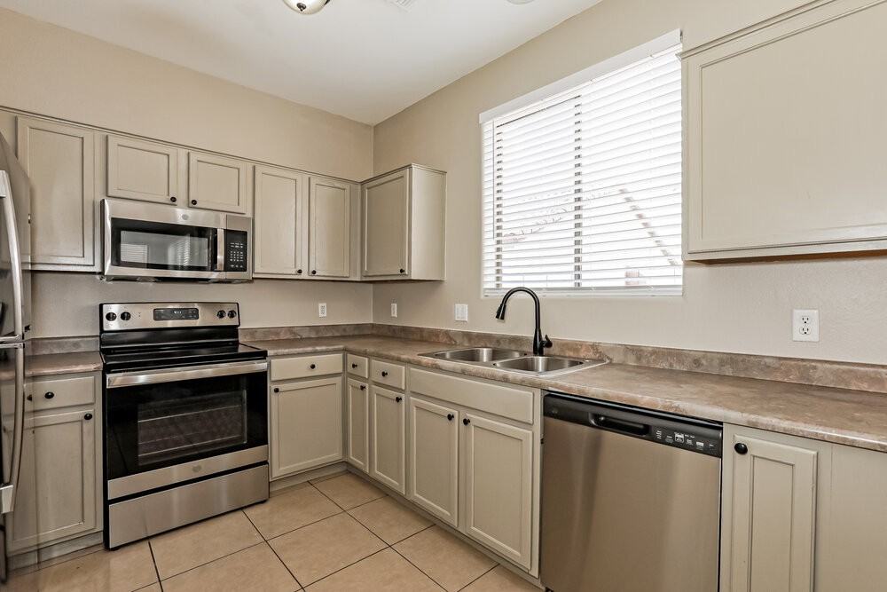 8930 E Capri Ave - Photo 7 of 17