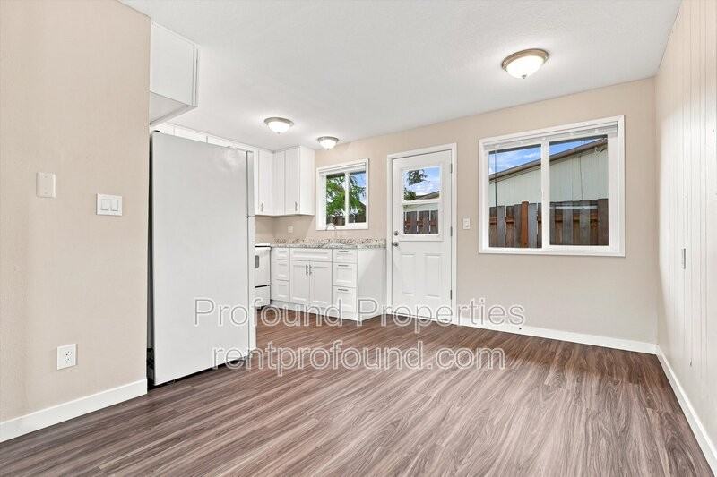 742 Se 13th Ave - Photo 7 of 21