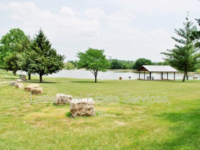 2115 Highridge Dr #B - Photo 4 of 14