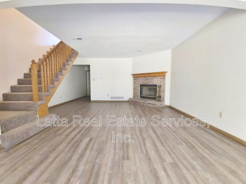 2115 Highridge Dr #B - Photo 5 of 14