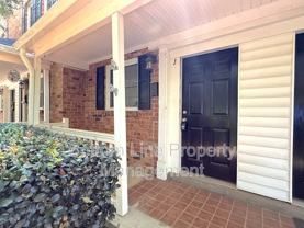 1218 Green Oaks Ln #J - Photo 1 of 1