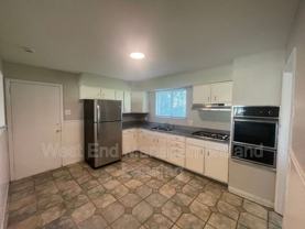 1675 Beverly Dr - Photo 1 of 1