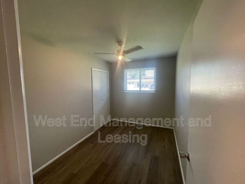 1675 Beverly Dr - Photo 6 of 8