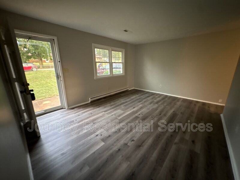 1602 Ballymena Dr - Photo 3 of 12