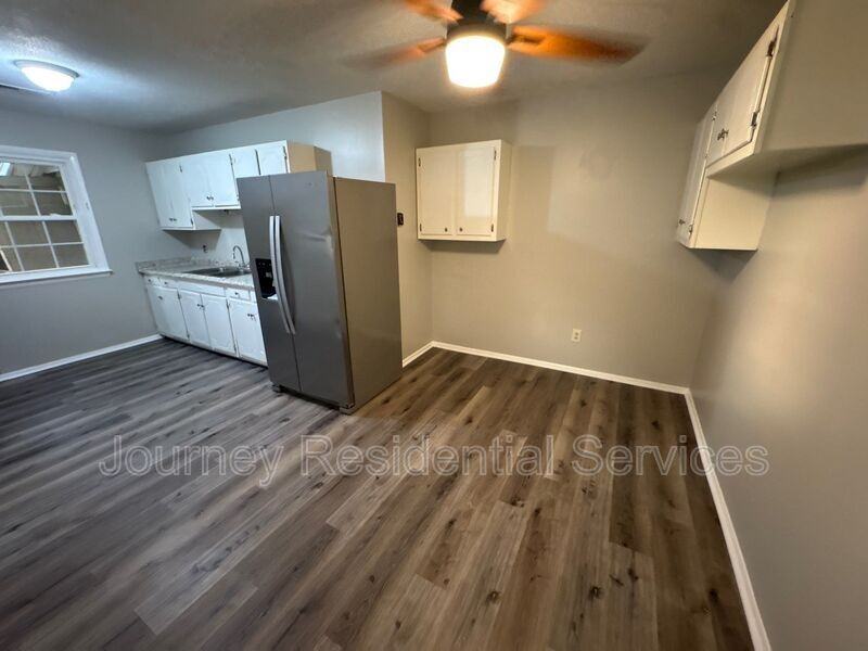 1602 Ballymena Dr - Photo 4 of 12