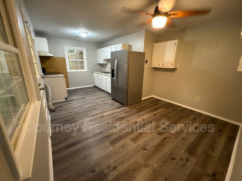 1602 Ballymena Dr - Photo 5 of 12