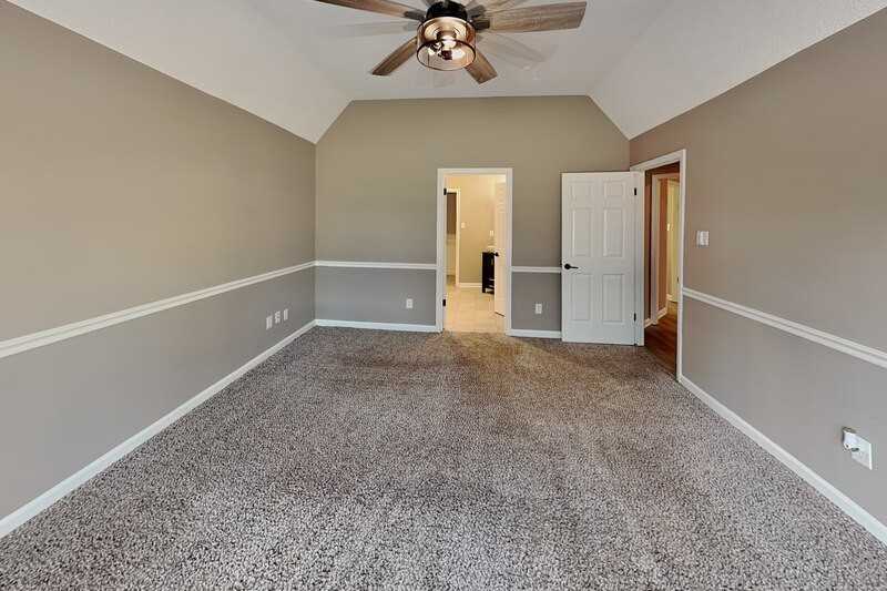 8070 Ellis Rd - Photo 6 of 17