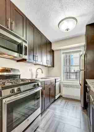 10th Avenue #15D - Photo 4 of 5