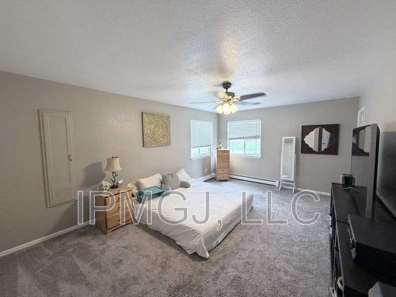 2718 Del Mar Dr - Photo 5 of 16