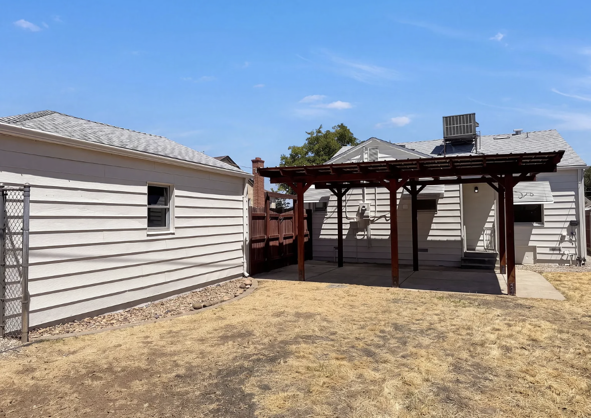 6016 Sampson Boulevard - Photo 3 of 4