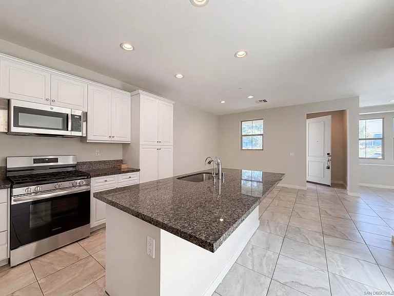 1170 Camino Prado - Photo 4 of 6