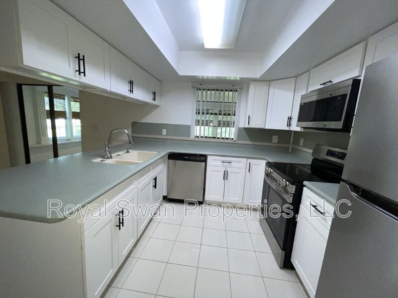 222 Lakeview Dr - Photo 6 of 34