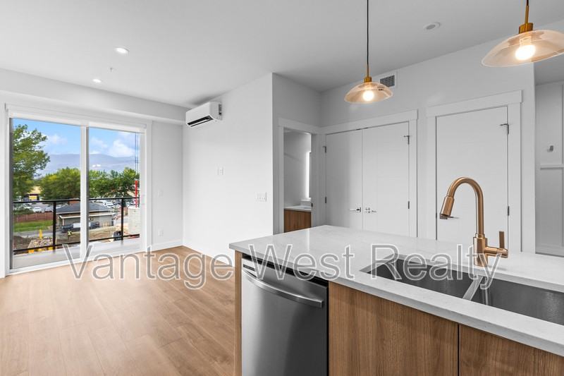 1200 Pridham Ave - Photo 2 of 36