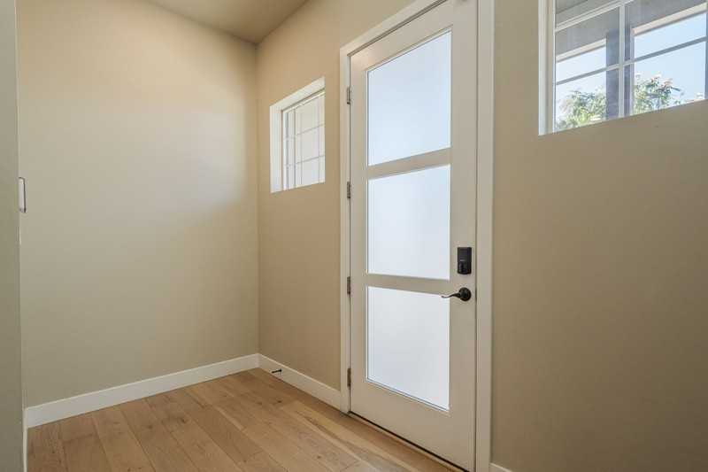 1850 Wellington Ave - Photo 4 of 40