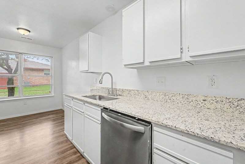 1305 W New Hope Rd - Photo 2 of 21