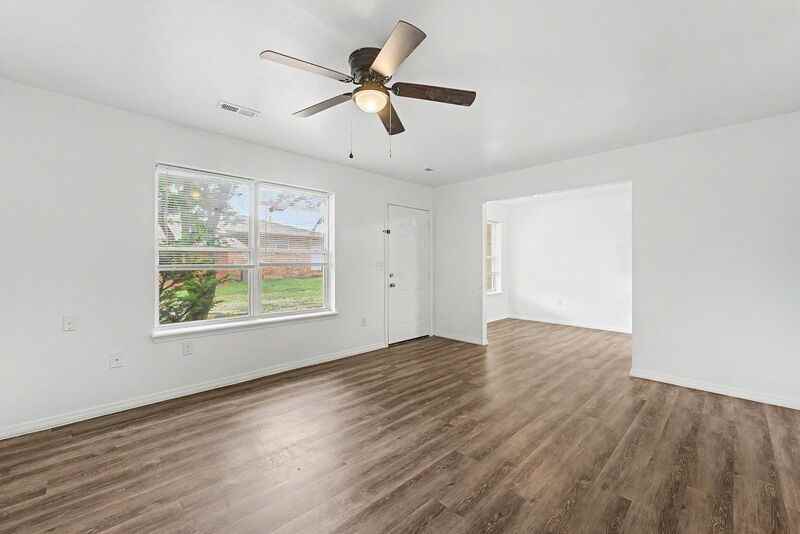1305 W New Hope Rd - Photo 6 of 21