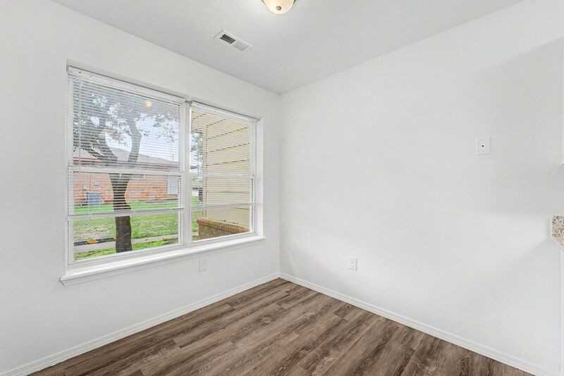 1305 W New Hope Rd - Photo 7 of 21