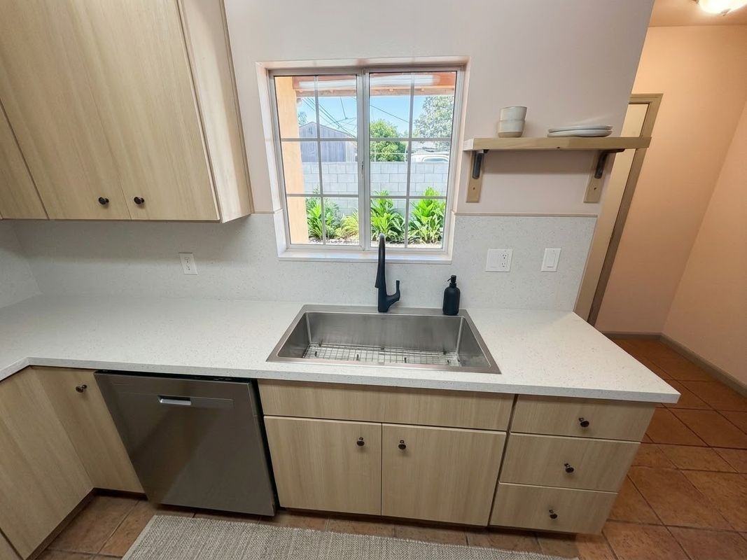 728 Glenoaks Blvd - Photo 2 of 7