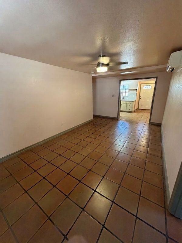 728 Glenoaks Blvd - Photo 4 of 7