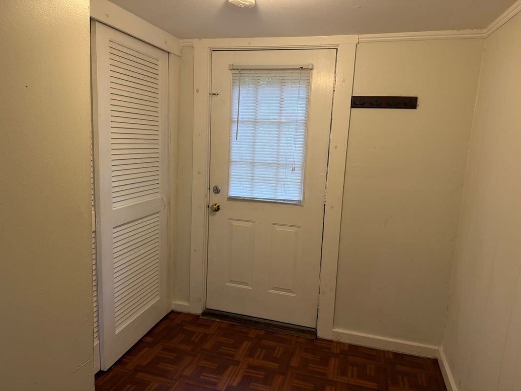 882 Pleasant St - Photo 4 of 16