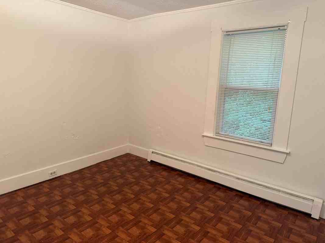882 Pleasant St - Photo 6 of 16
