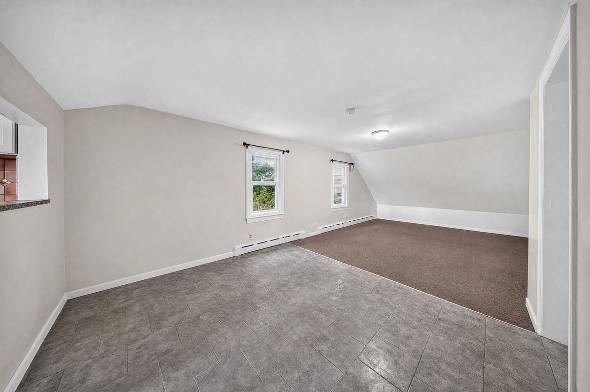 53 Mohican Ave - Photo 6 of 17