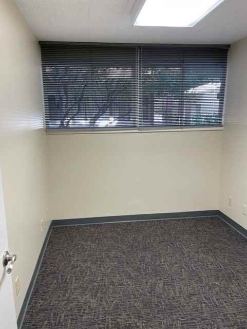 681 Oak Grove Ave - Photo 4 of 9
