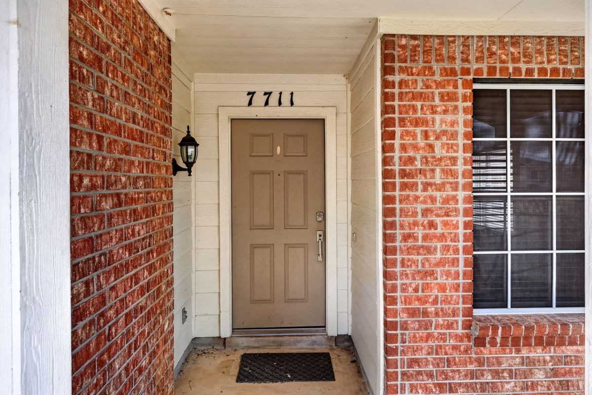 7711 Parkwood Way - Photo 3 of 34