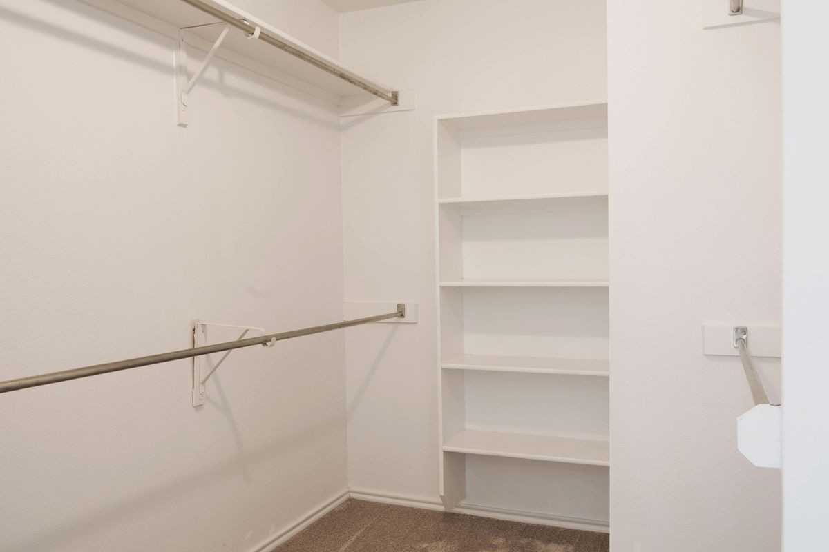 7711 Parkwood Way - Photo 7 of 34