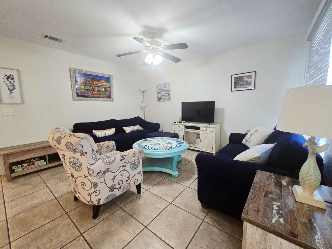 1016 15th St - Photo 2 of 11