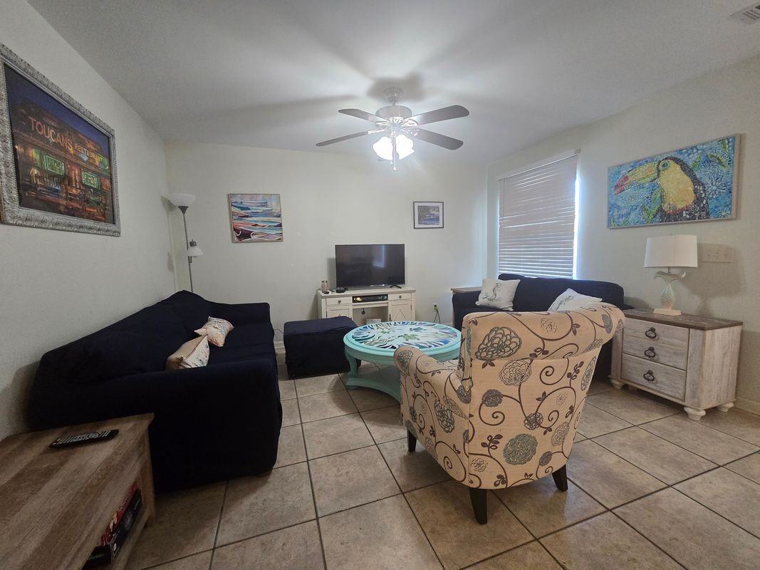 1016 15th St - Photo 5 of 11
